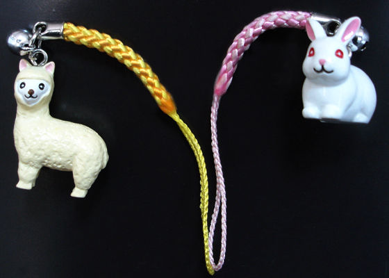 日本流行的羊駝和小白兔公仔