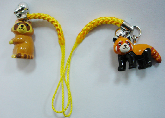 日本流行的浣熊和小熊貓公仔